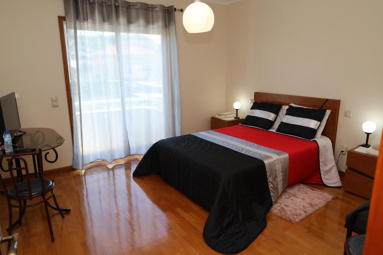 Porto Cruz House Hotel บีลาโนวาเดกายา ภายนอก รูปภาพ