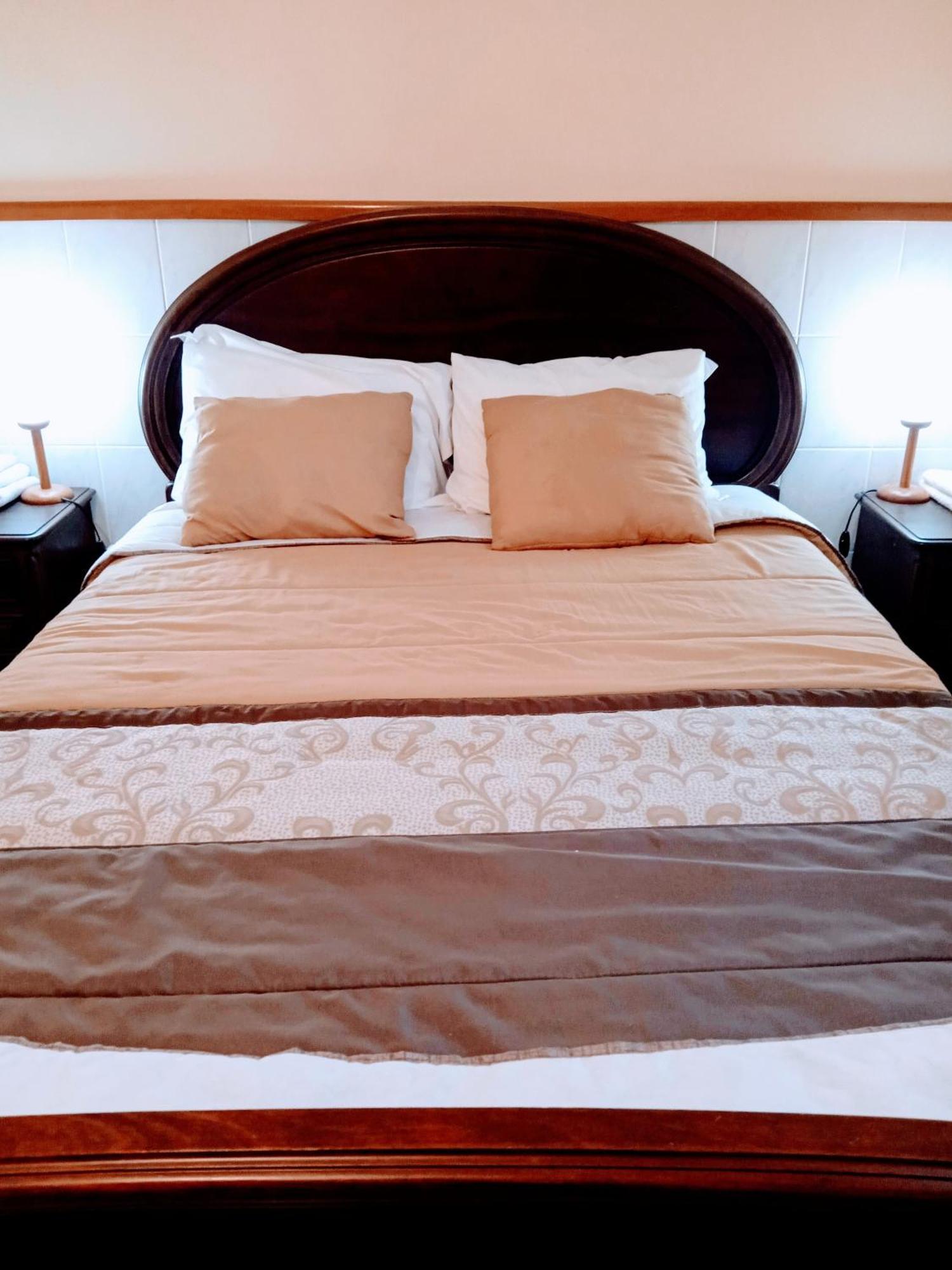 Porto Cruz House Hotel บีลาโนวาเดกายา ภายนอก รูปภาพ