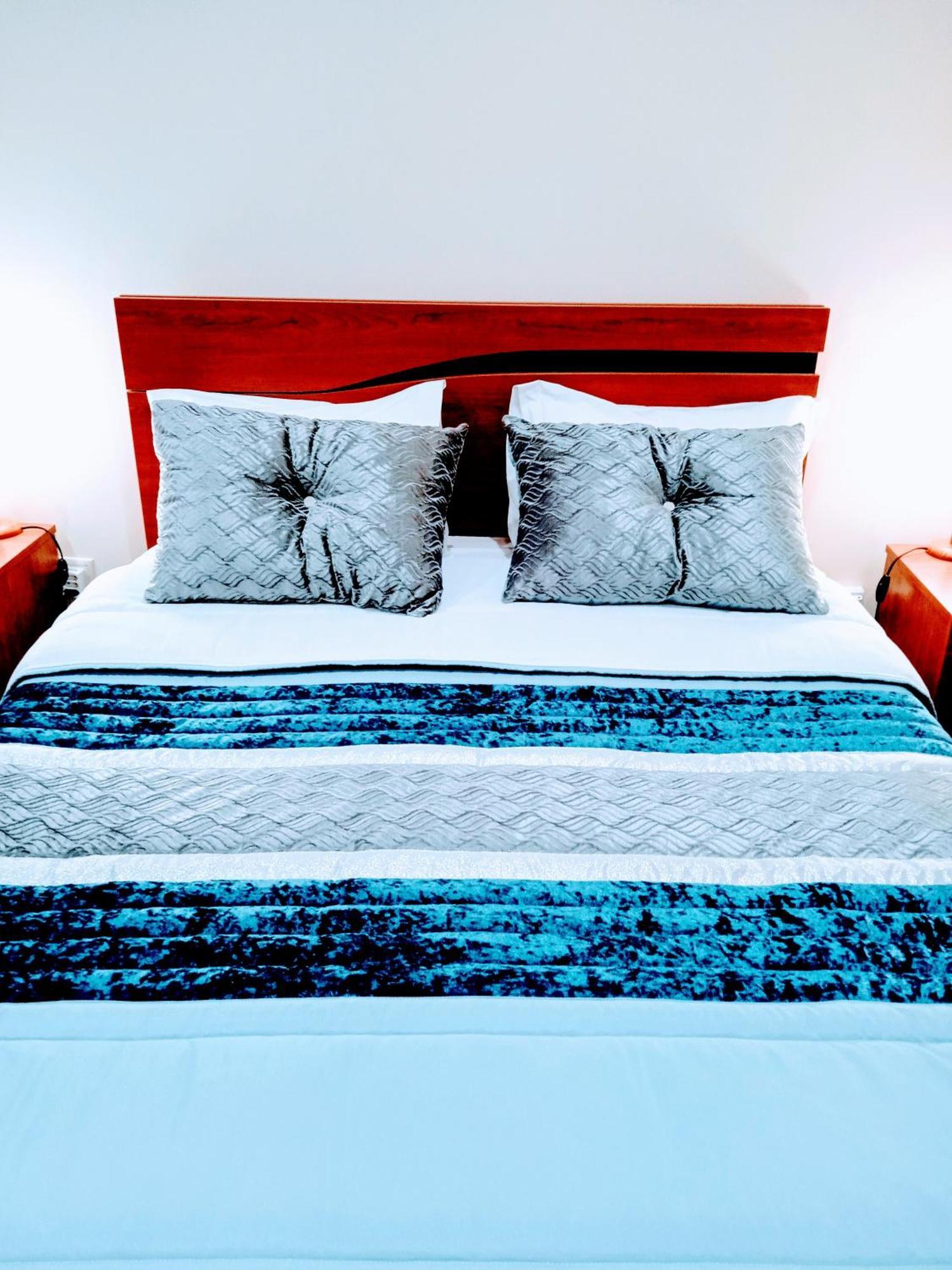 Porto Cruz House Hotel บีลาโนวาเดกายา ภายนอก รูปภาพ